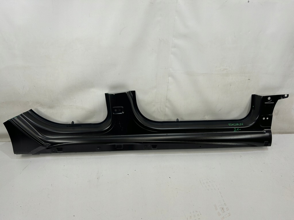 фото №1, Правий поріг блок двигуна обшивка праве cupra born