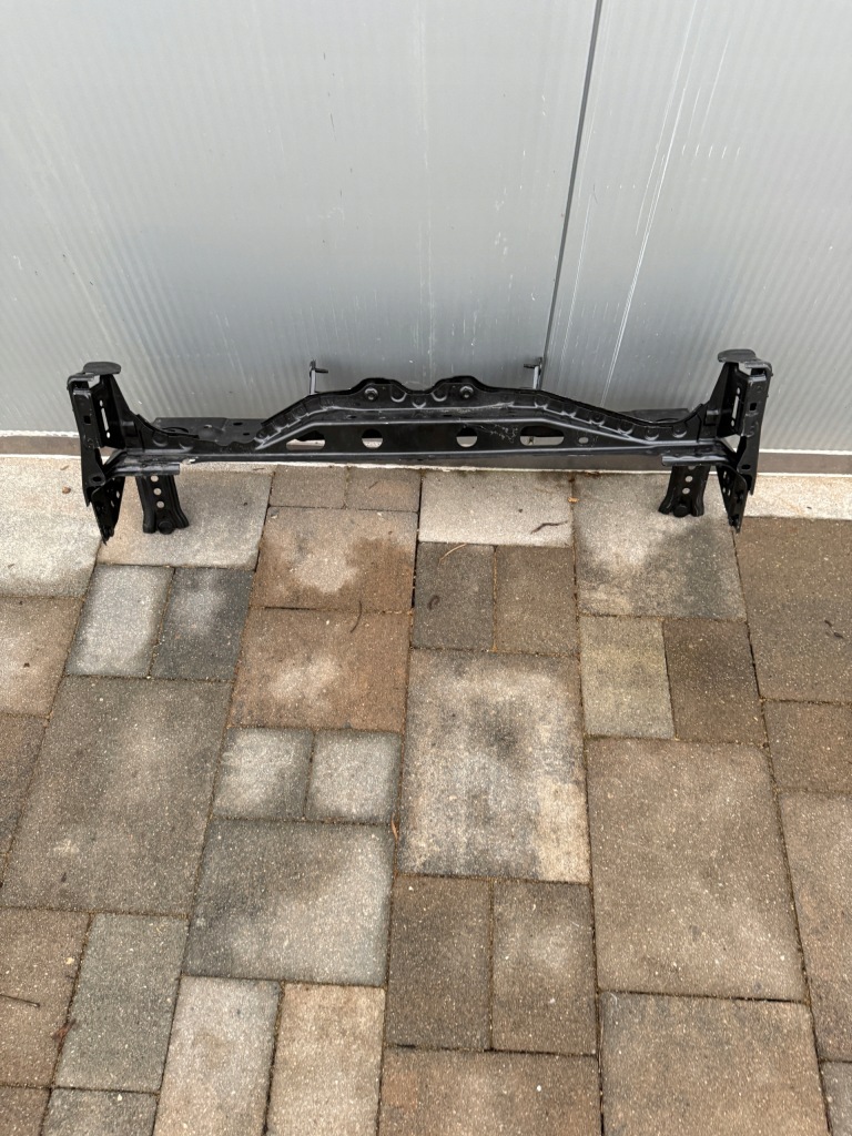 фото №1, Toyota yaris iv gr усилитель верхний