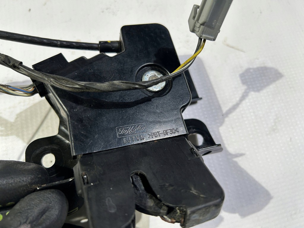 фото №5, Замок засов крышки багажника ford mustang v 2010-2014