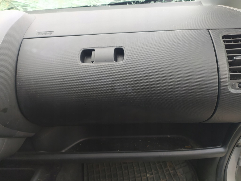 фото №1, Бардачок пассажира honda jazz hb nh623m