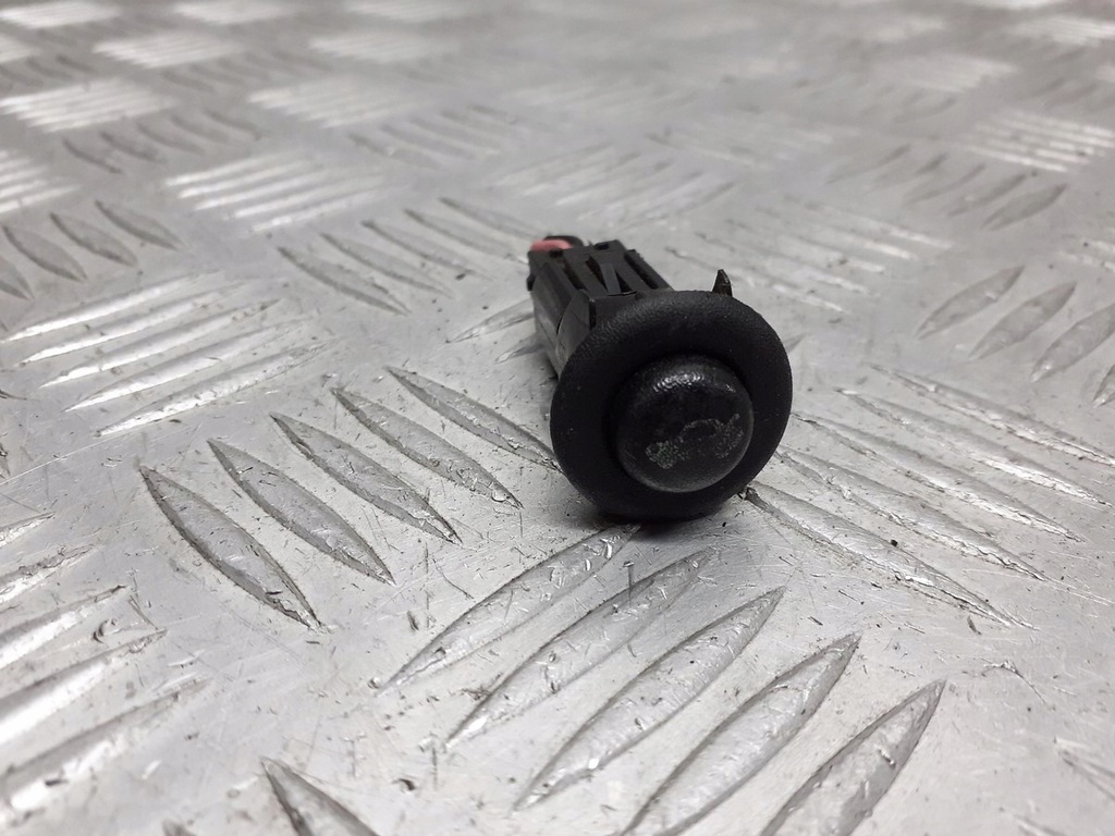 фото №1, Кнопка крышки багажника chrysler 300m