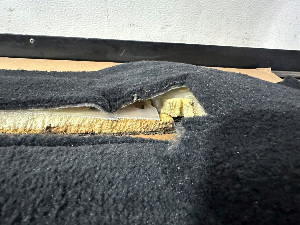 фото №6, Обшивка, килимок, підлога, велюр, рейки mercedes w447 cz, vito long 2.57