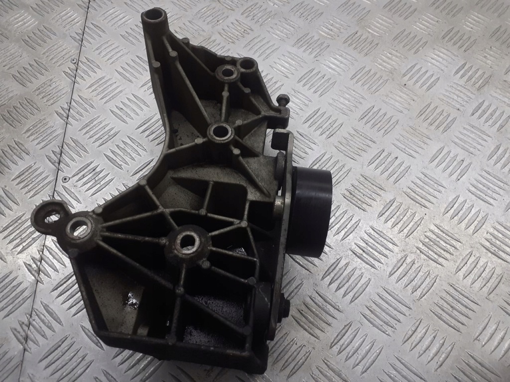 Купить Кронштейн генератора renault megane 1 1.4 7700273712