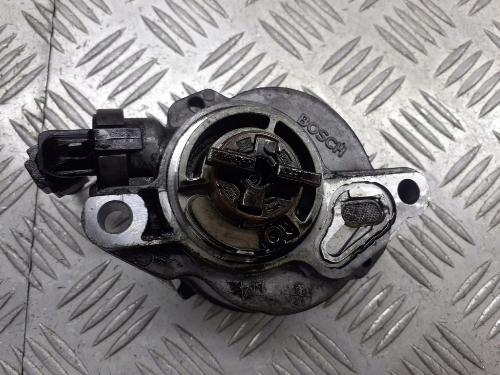 Купити Насос вакуум citroen c4 1.6 hdi d156-2a