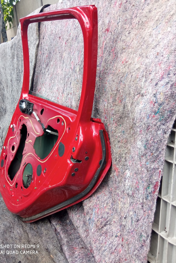 фото №7, Peugeot 2008 дверь правое задняя