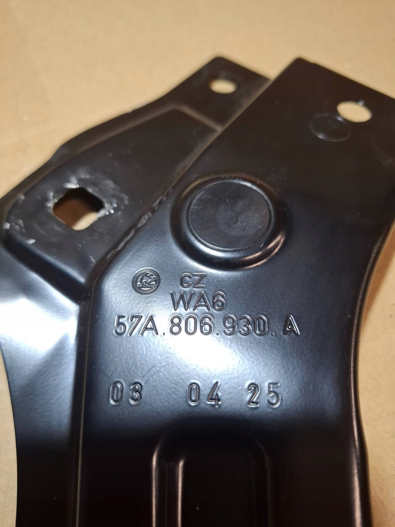 Skoda karoq кронштейн лампи фара правий перед orygi. Ціна