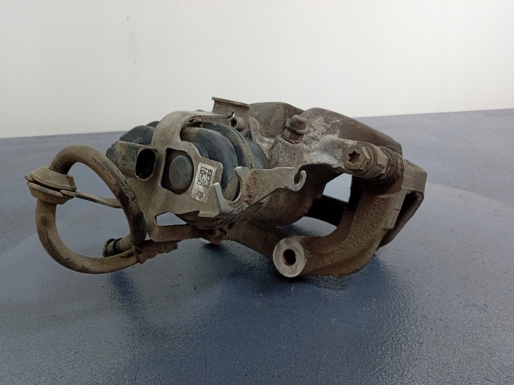 фото №4, Bmw 7 g11 g12 g30 супорт задня правий скоба 44/24