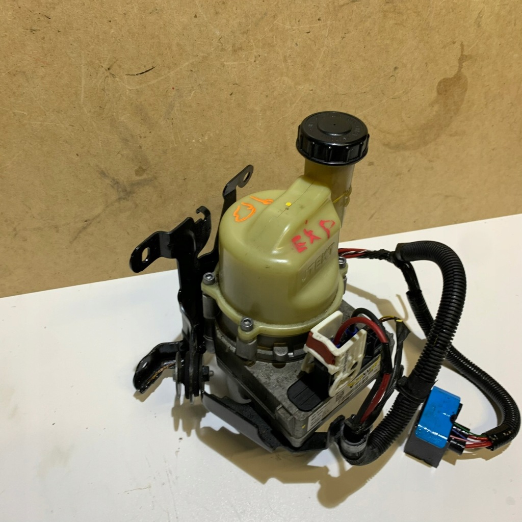 Renault express 1.5 dci 1.3 tce насос усилителя кронштейн 491109155r Недорого