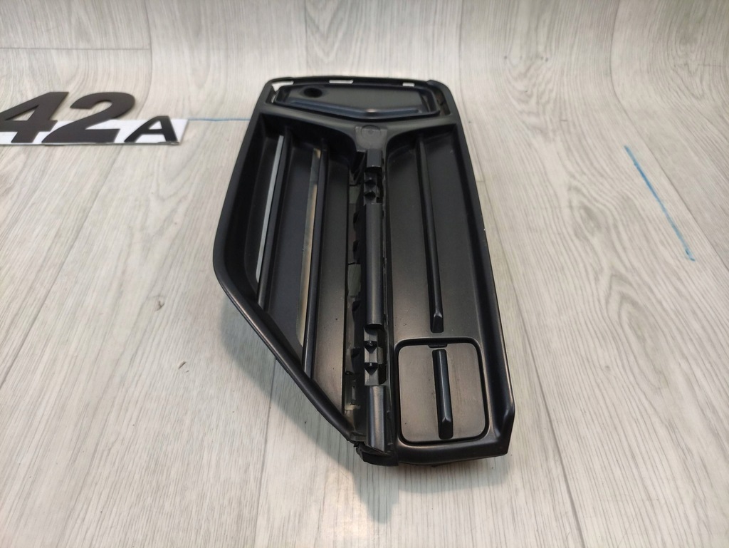 фото №6, Volvo xc90 решітка бампера правий перед 31383834