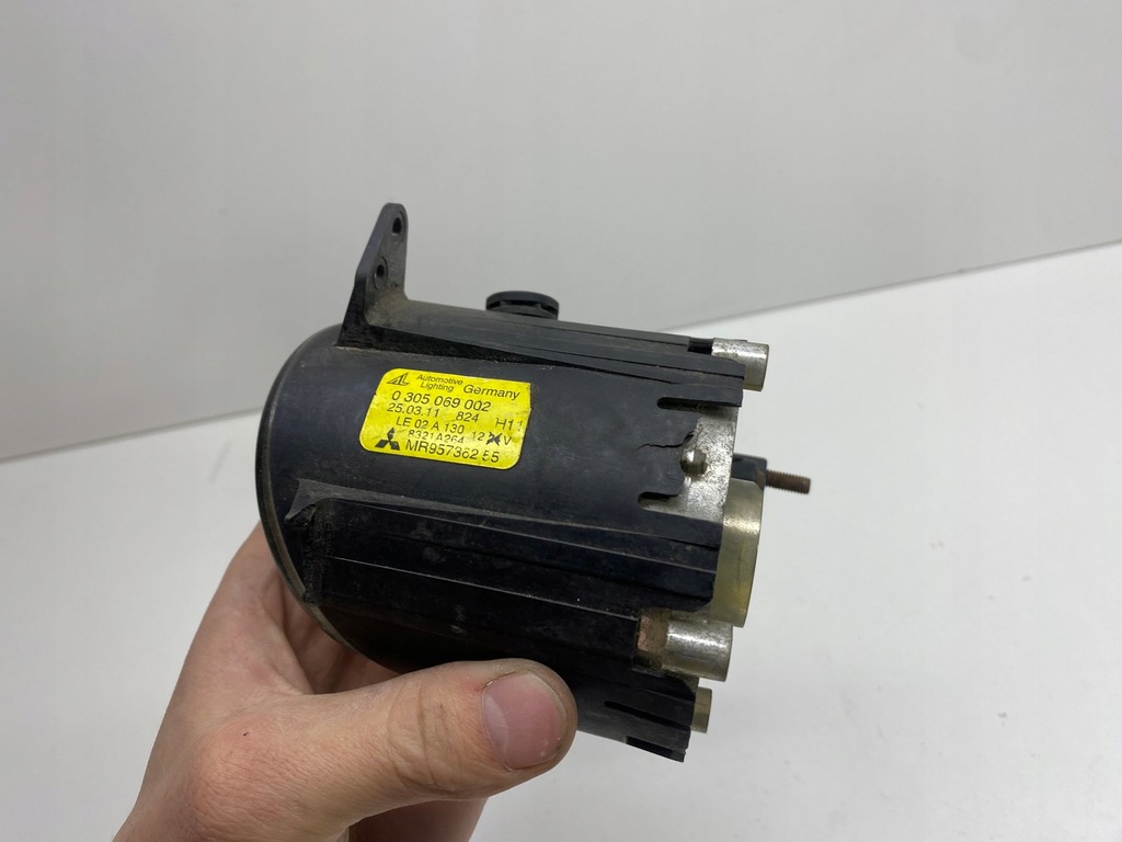 фото №4, Mitsubishi lancer 8 viii противотуманная фара правый передний 8321a264