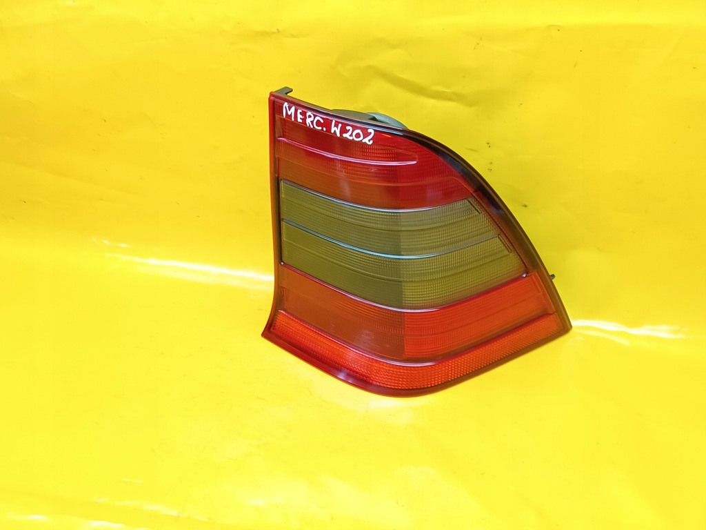 фото №1, Лампа задня права mercedes w202 kombi 2028204064