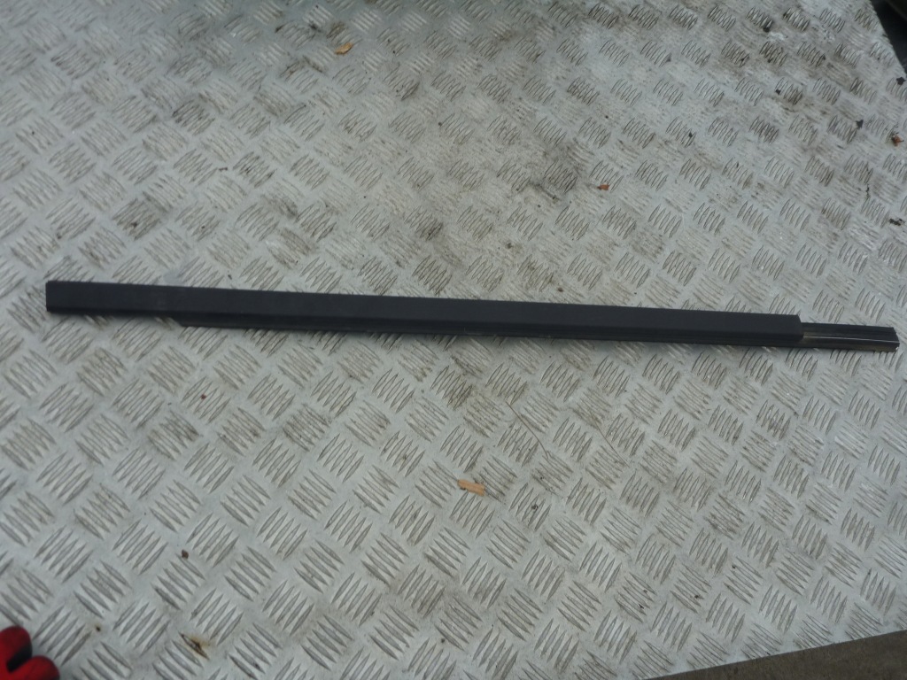 фото №1, Молдинг дверь zbierająca вода zew. dodge ram 2019-