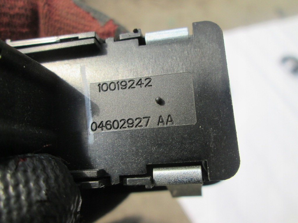 фото №11, Chrysler town country 11- панель стекло задняя перед окон левый правый caravan