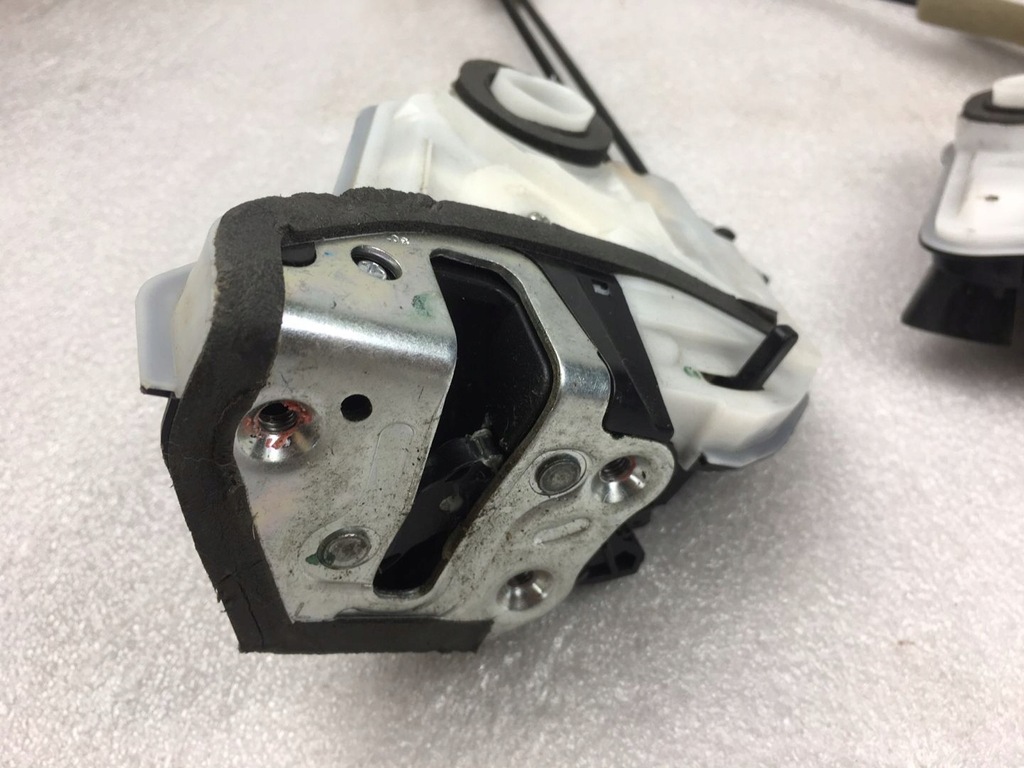 фото №5, Subaru impreza 17- замок дверь левый задняя usa