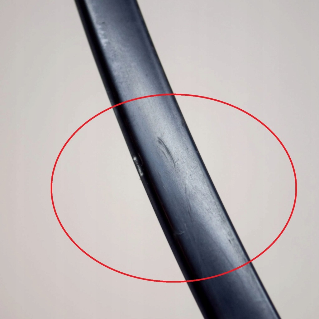 Audi tt mk1 2004 права сторона молдинг дахова в Україні