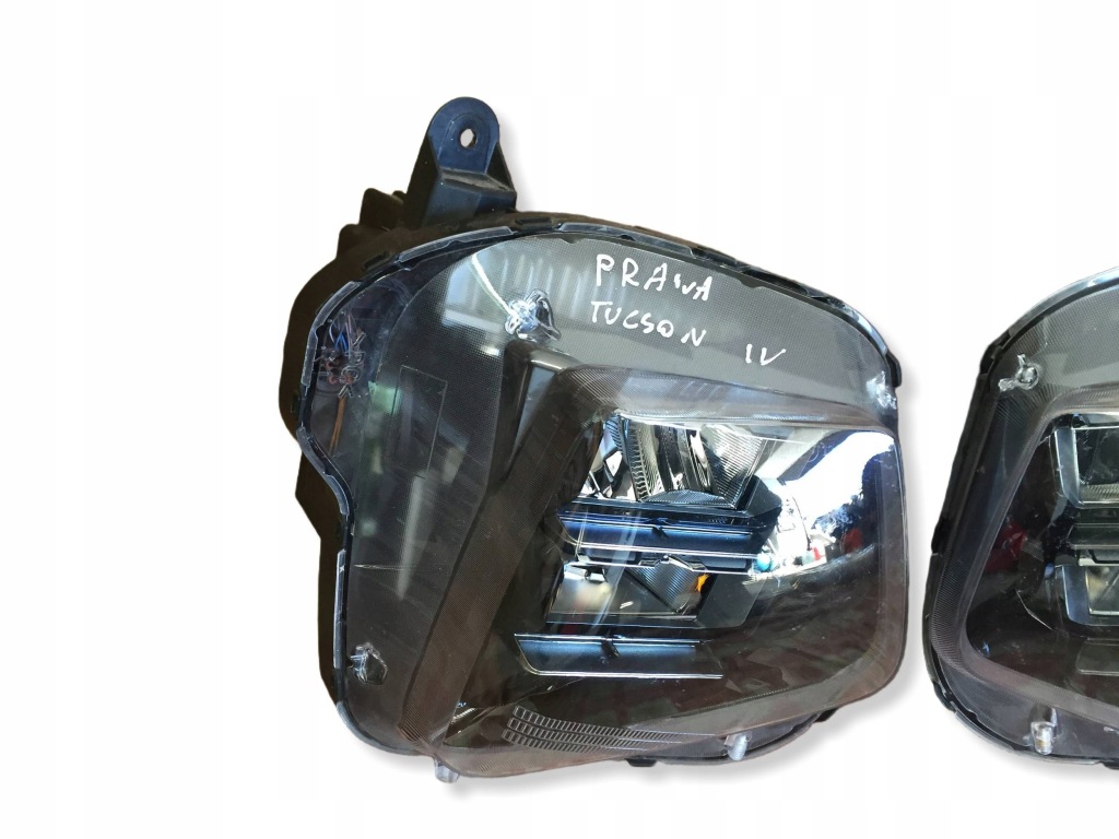 Лампа перед правая левая верх низ  комплект 4 штук hyundai tucson iv nx4 идеальное состояние Доставка