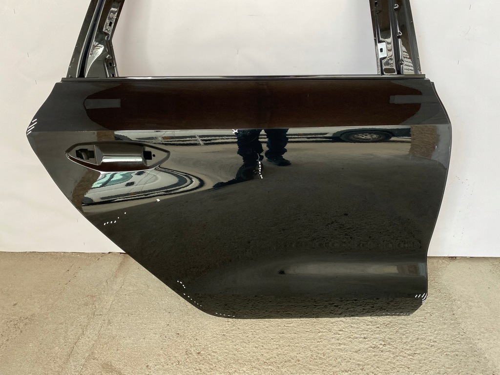 фото №2, Audi a3 8y sedan 2020r- дверь правое задние