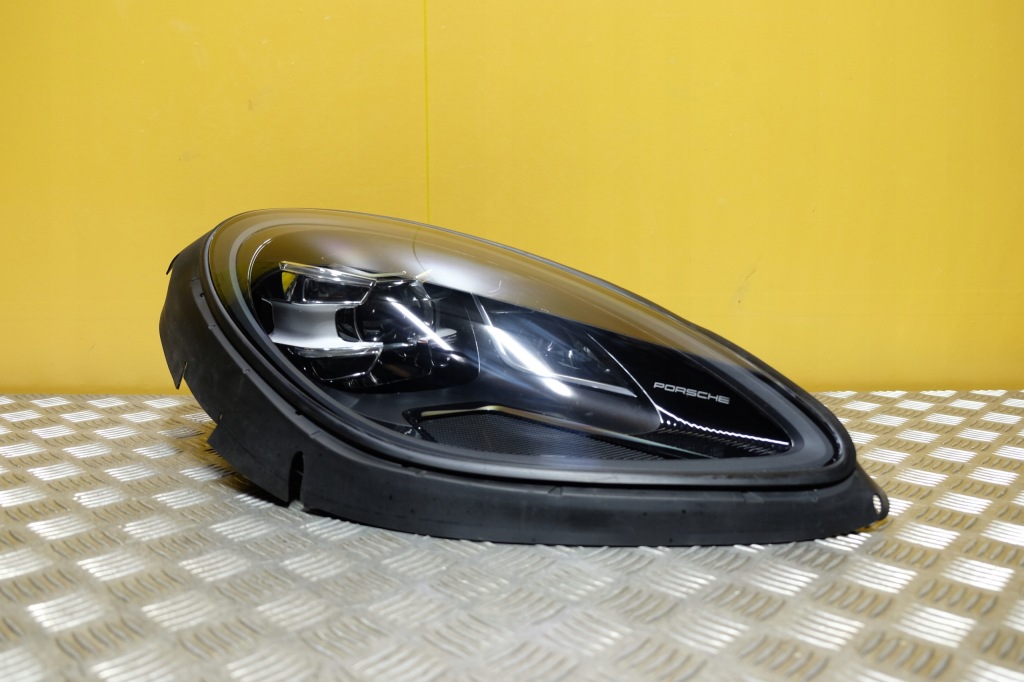 Купити Porsche macan рестайлінг  2019- фара фара full led r америка