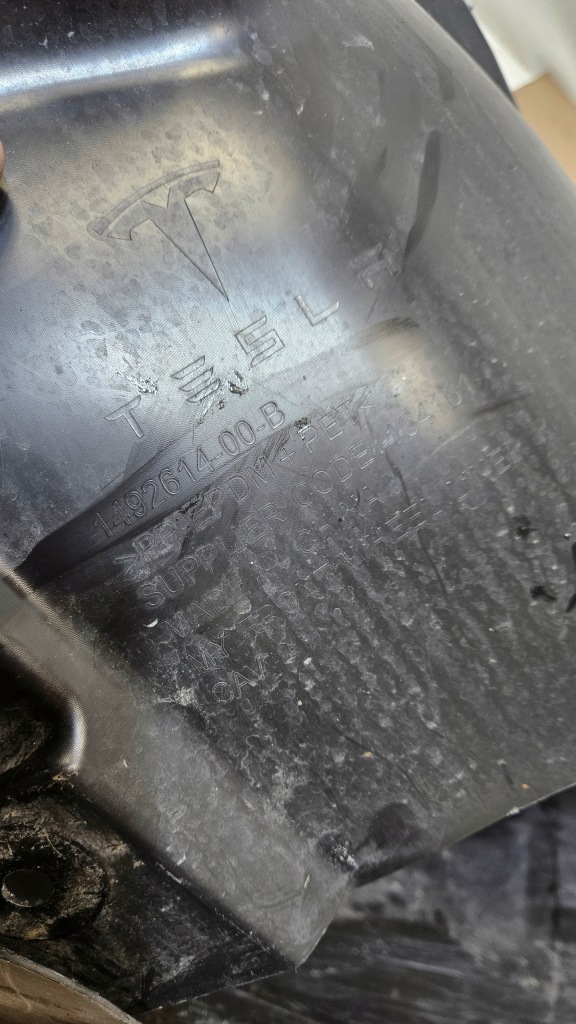 фото №9, Підкрилок праве перед передні tesla model y 1492614-00-b