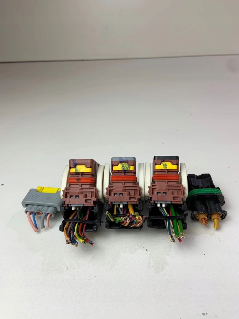 фото №5, Разъёмы штекер колодка коробка предохранителей bsm r07 peugeot 1007 207