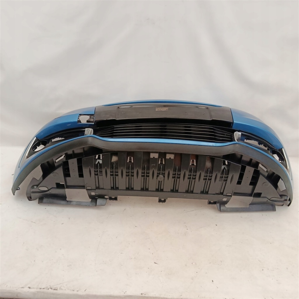 Бампер перед renault scenic 3 3 рестайлинг  2012-2013 620223176r с Разборки
