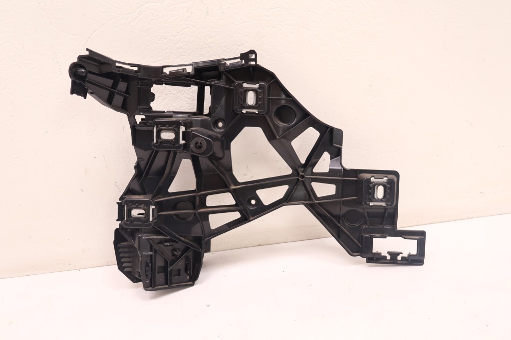 Mercedes-benz cle a236 направляющая бампера правый задний  a2368801200, a2368852400 Недорого