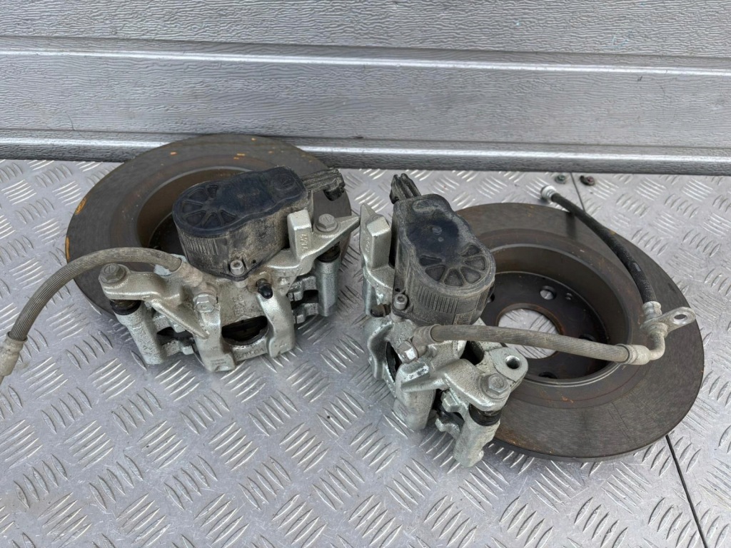 фото №4, Toyota yaris cross диск гальмівна супорт задня лівий правий електричний