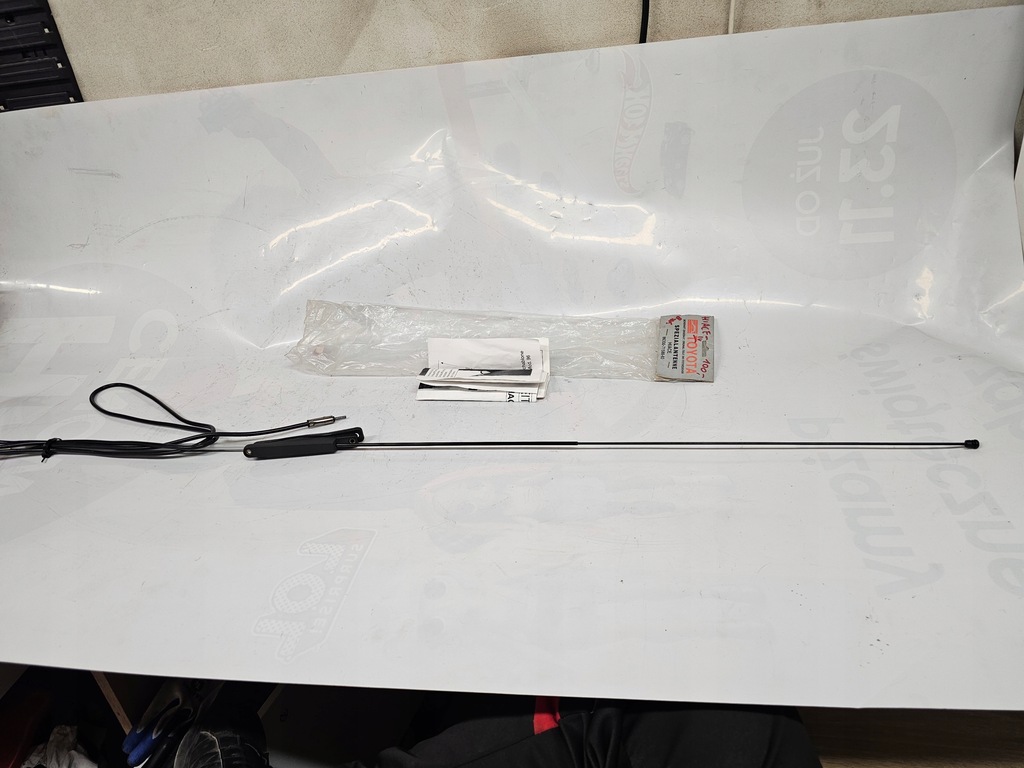 фото №8, Toyota hiace iv антена 86300-71580-83