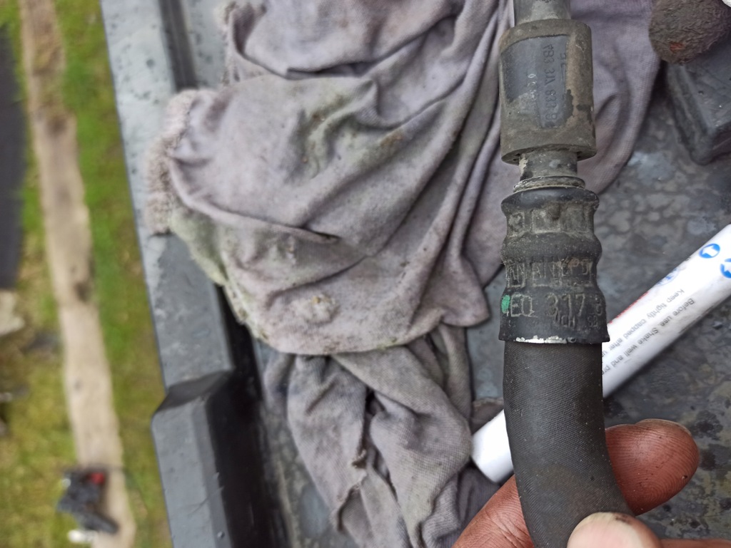 фото №6, Audi a8 d3 tdi шланг масляный коробки 4e0317817l