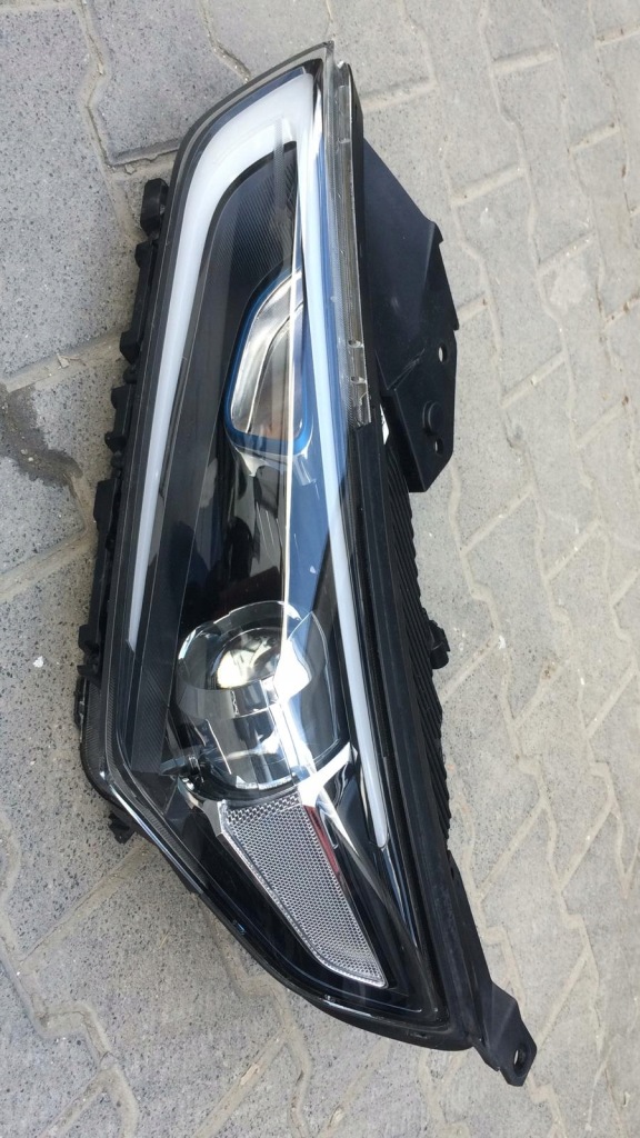 фото №1, Hyundai ioniq 2018- лампа левая ксенон передняя