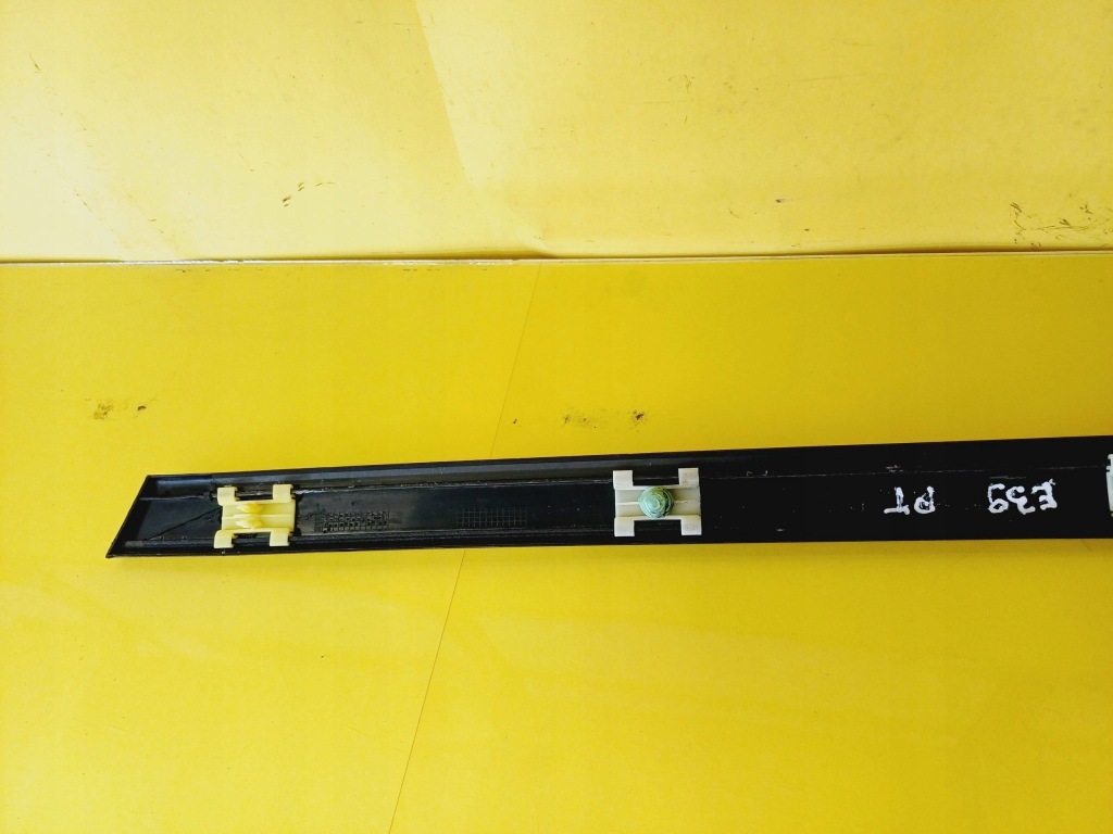 Молдинг двері правий задній bmw e39 8184480 nr483 Київ