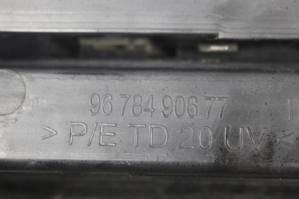 фото №4, Решітка радіатора хром peugeot 2008 9678490677