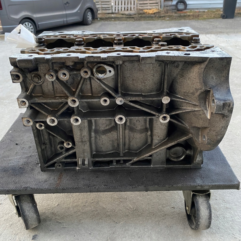 фото №6, Блок двигуна ford focus volvo mk2 mk3 1.6 ecoboost nowe втулки !!!