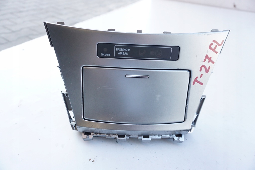 фото №1, Пепельница toyota avensis t27 fl