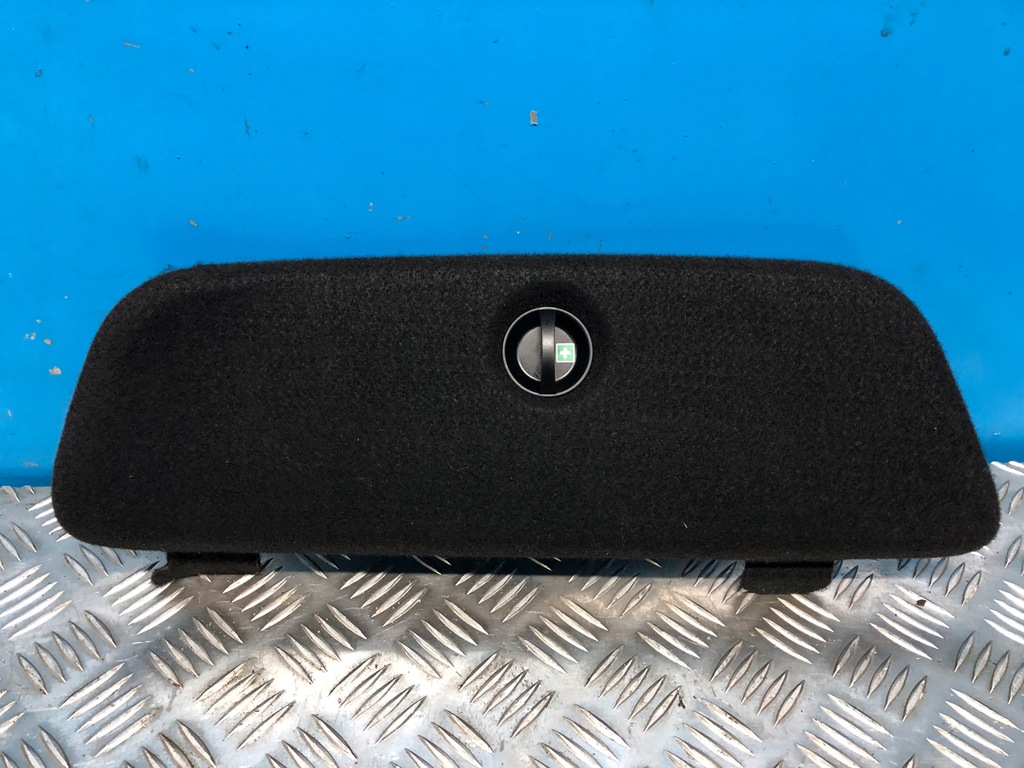 фото №1, Mercedes w176 a250 заглушка обшивка обивка багажника