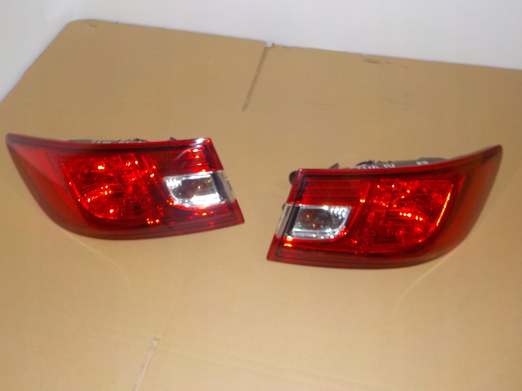 фото №1, Renault clio iv h/b лампа задняя задняя rh/lh lift