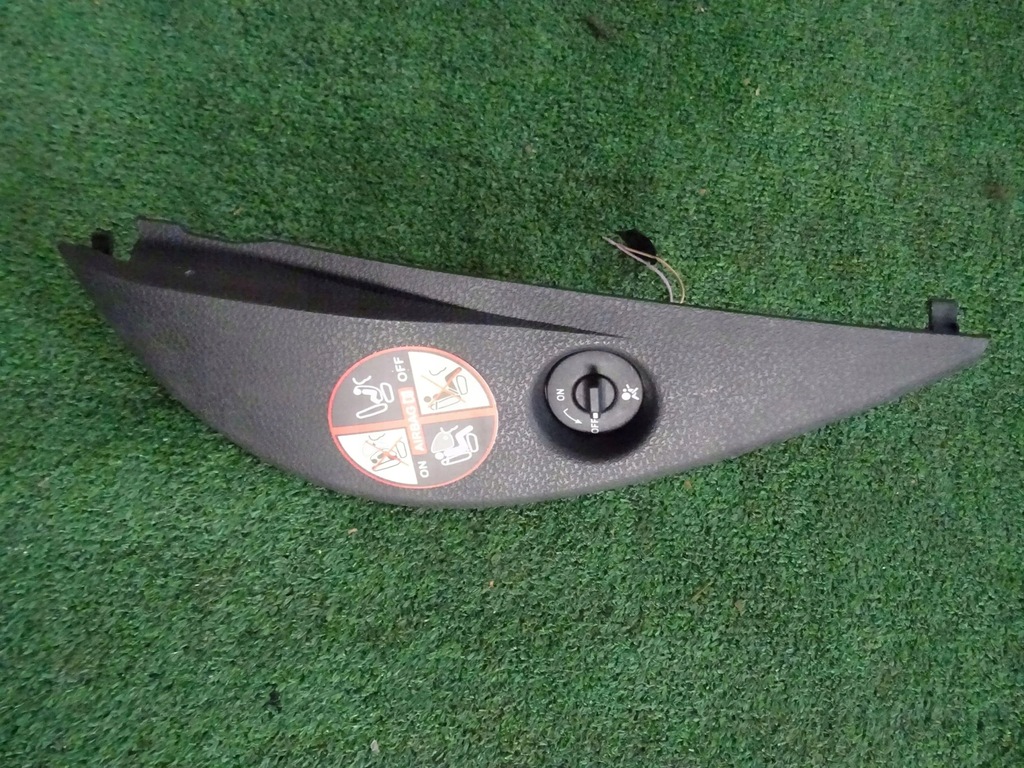 фото №1, Заглушка консолі права renault modus 8200326852