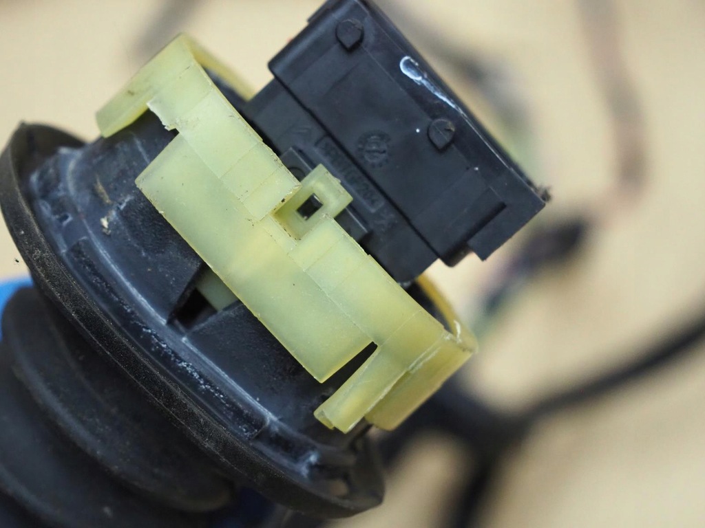 фото №13, Peugeot 307 cc cabrio электропроводка дверь правая euro