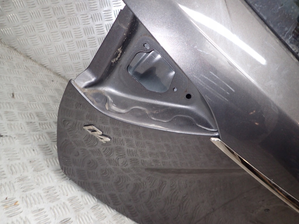 фото №2, Maserati levante крышка багажника задняя задняя стекло 19r as3