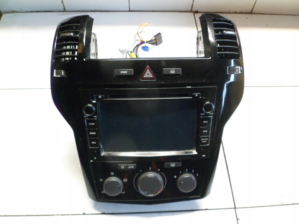 фото №1, Opel zafira b панель средний радио навигация