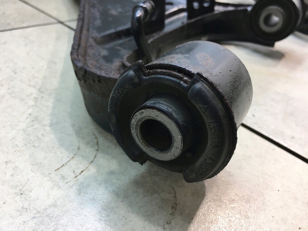 фото №6, Рычаг левый/правый перед верхний discovery iii 2.7 td