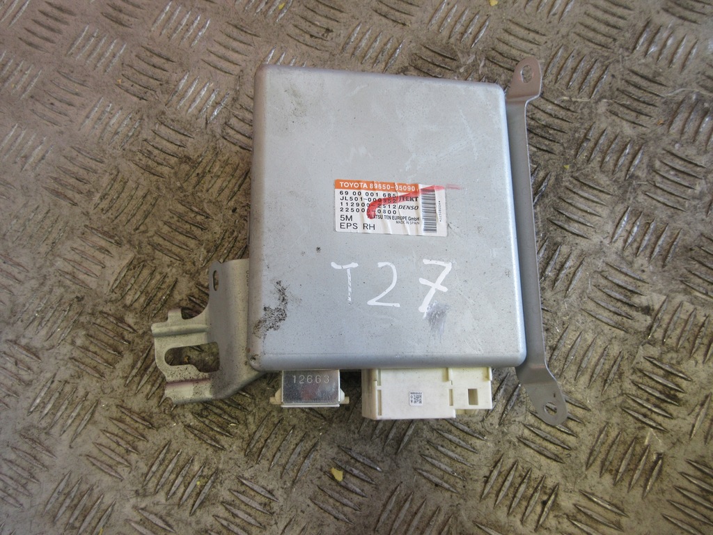 фото №1, Avensis t27 блок керування підсилювача 89650-05090