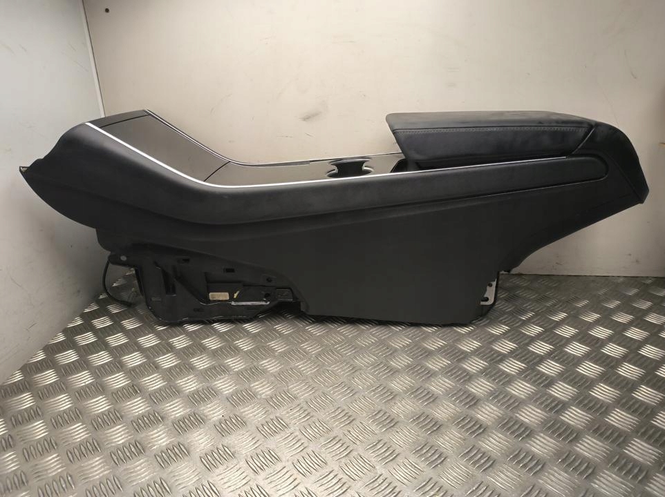 Купить Средняя панель  tesla model 3 2020 108789700b