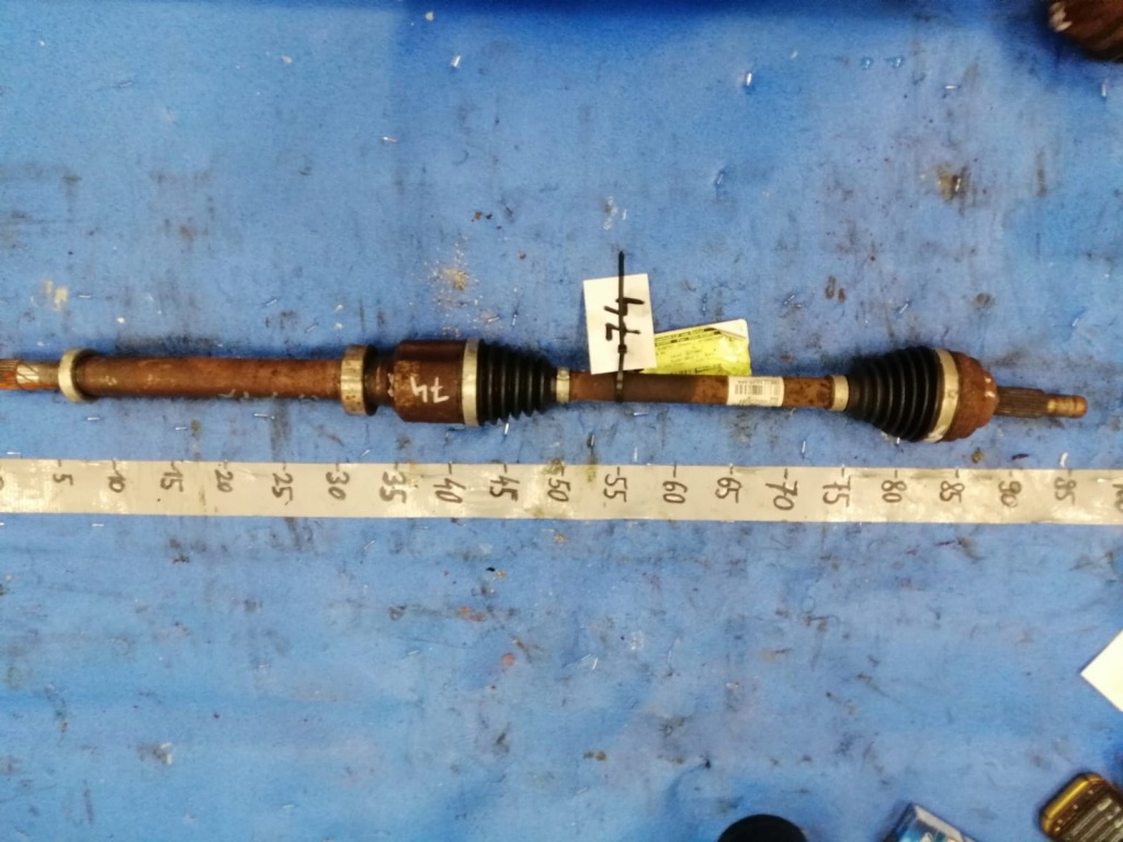 Купити Renault clio iv 17r 1,5 dci привідний вал права 391008239r