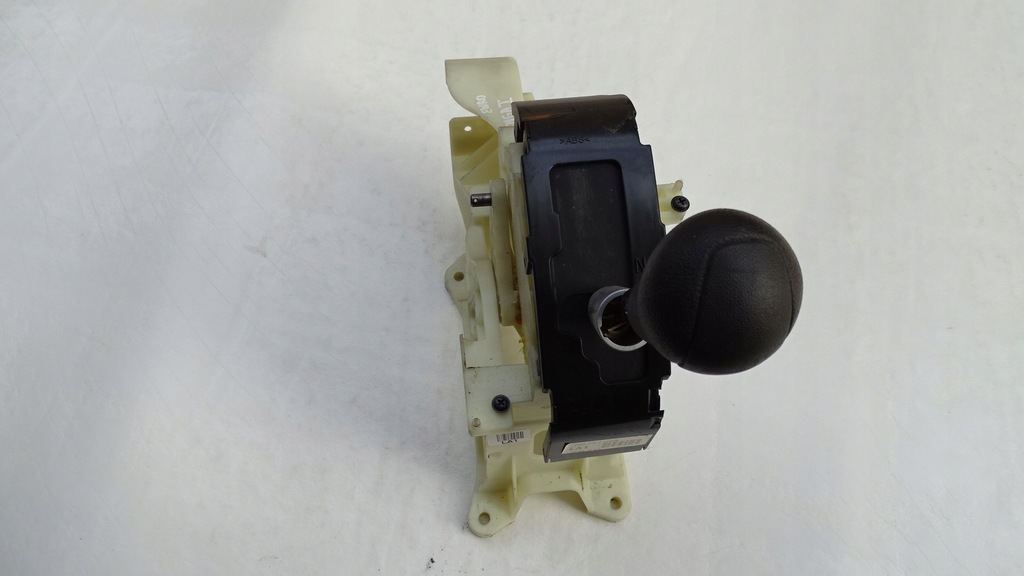 фото №1, Kia venga домкрат ручка переключения передач автоматическая коробка передач 10-