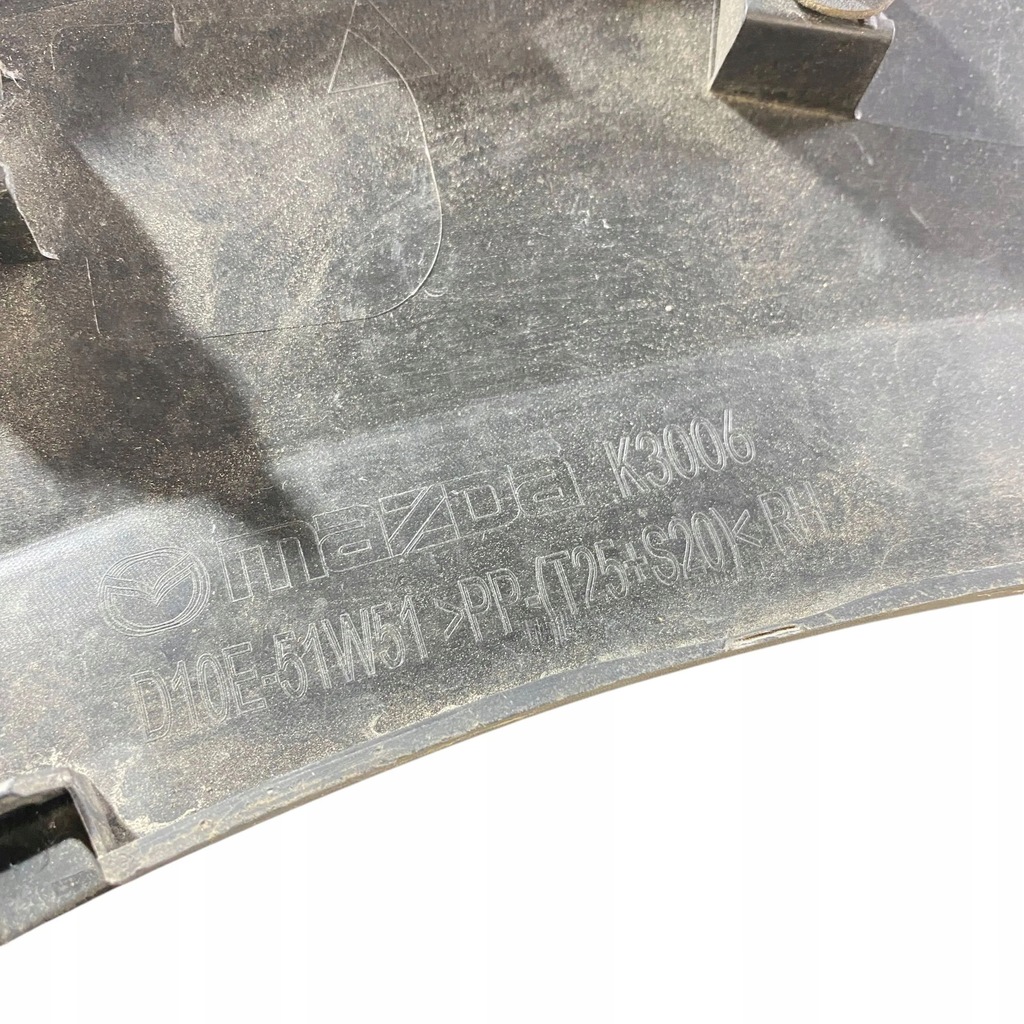 фото №13, Mazda cx-3 2019 права сторона молдинг крила заднього