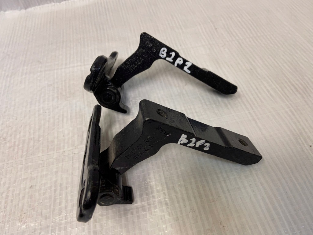 фото №1, Volvo петля двері правий задня нижній 31457100