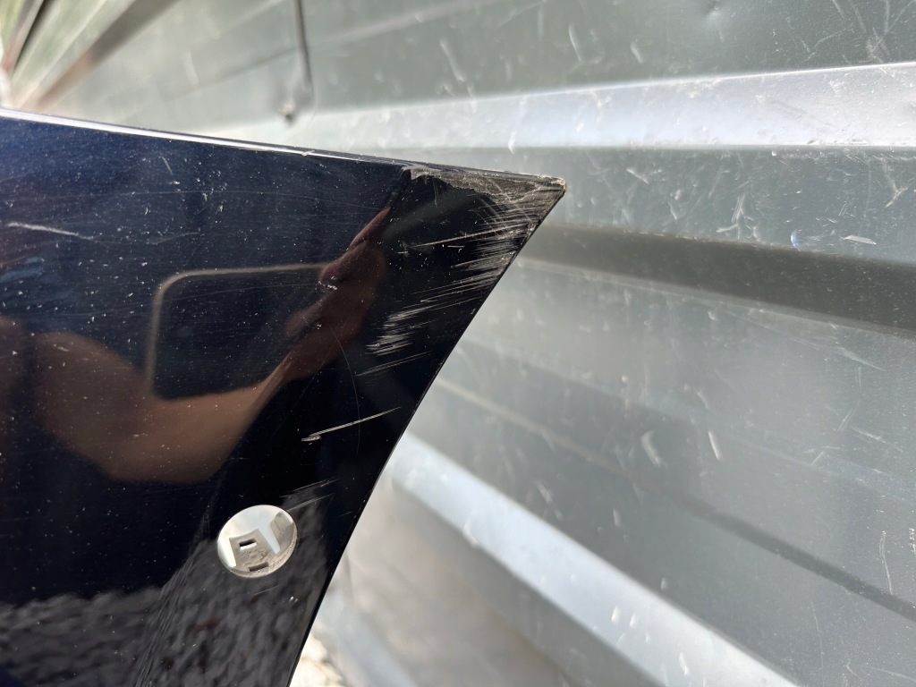 Купити Bmw оригінальний номер 8098644 бампер передній