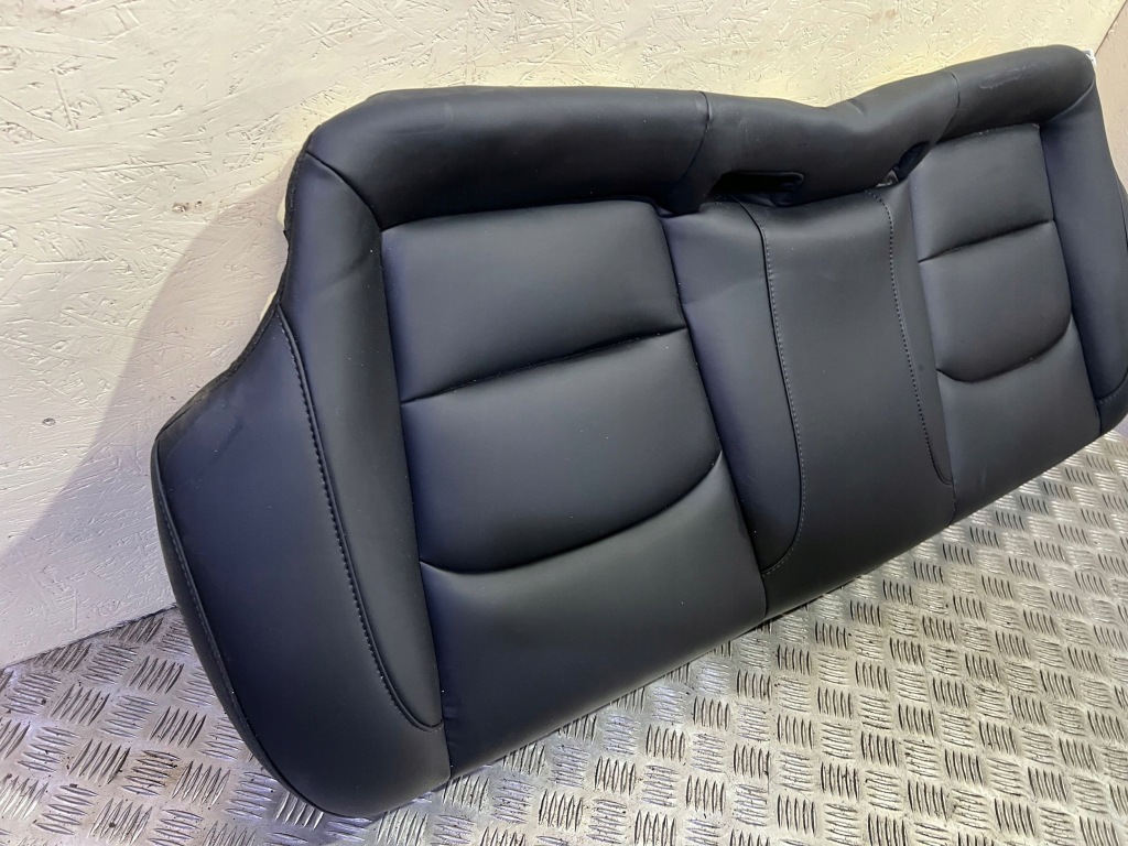 Tesla model 3 2023 сидіння задній Доставка