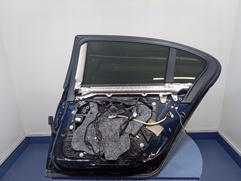 фото №2, Bmw 7 g12 дверь задняя правое 416